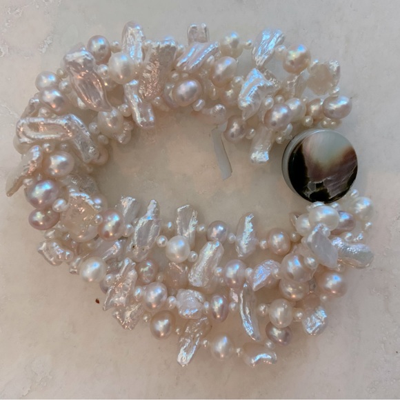 Stylish Freshwater Biwa & Round & Oval Pearl Bracelet - Picture 2 of 4